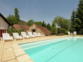 Charming gîte with pool in Vézac